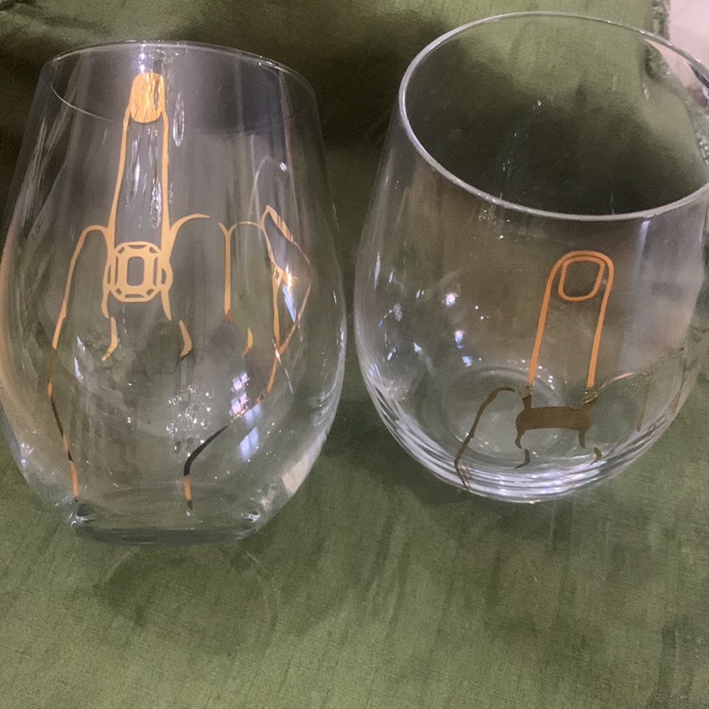🔵 Stemless wine glasses